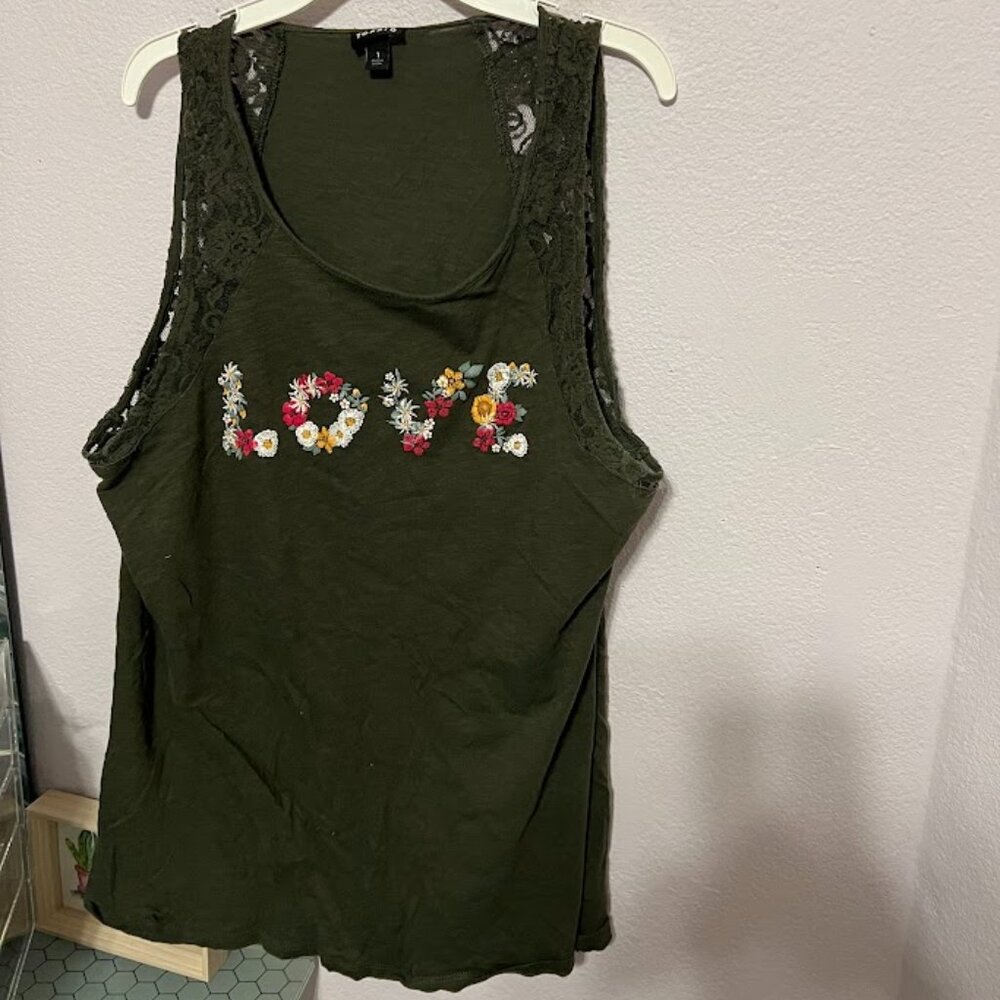 Torrid floral love dark green tank with lace size 1X